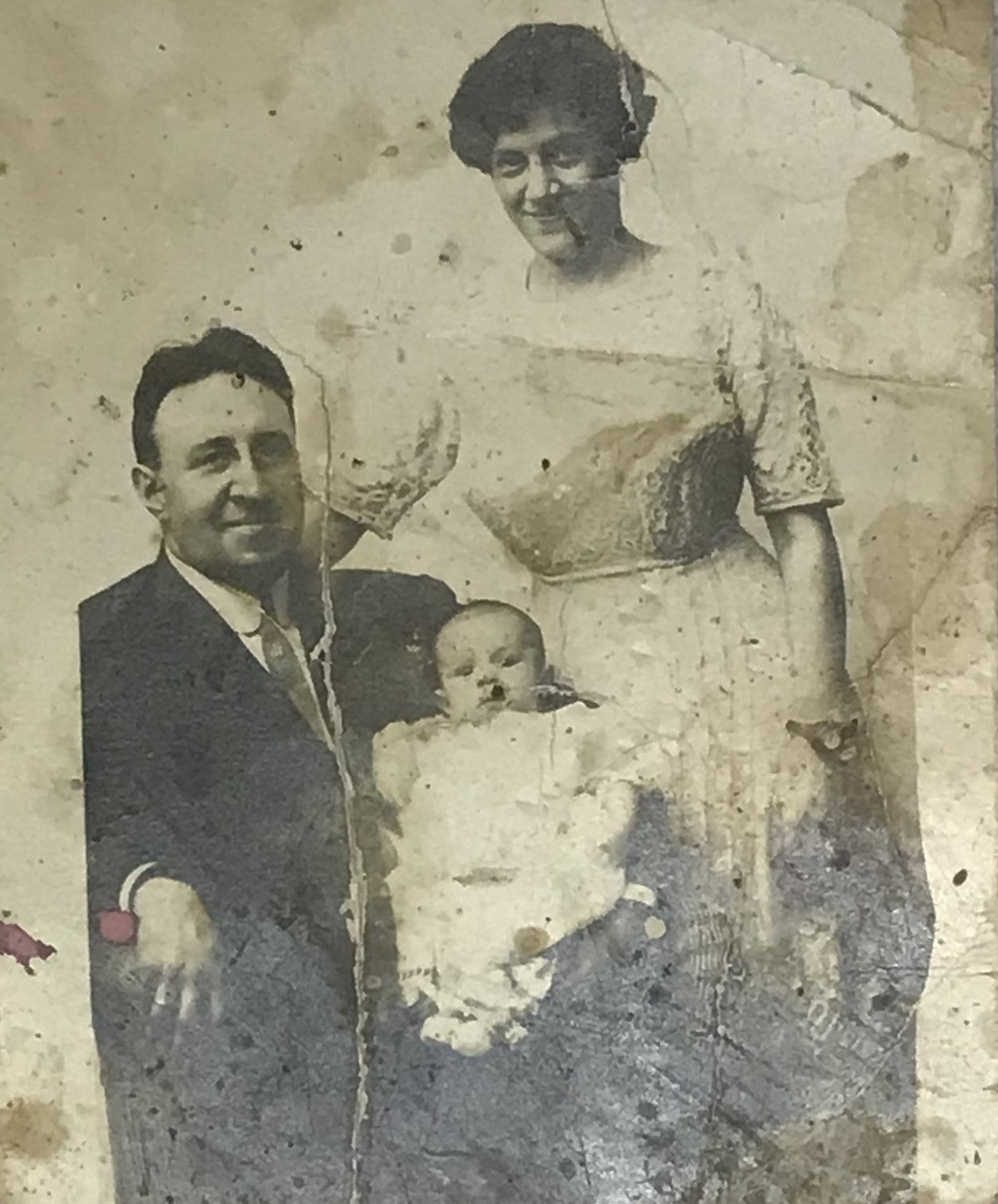 Vintage Family Photograph – Early 20th Century Portrait