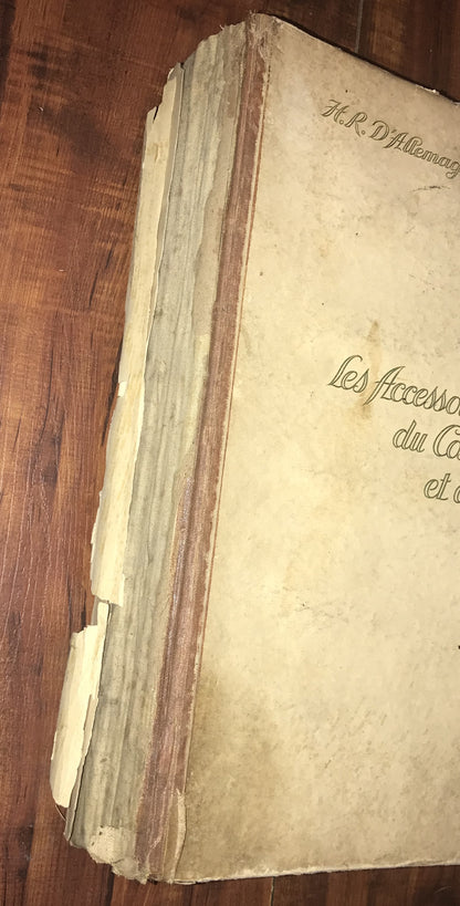 Les Accessoires du Costume et du Mobilier, Tome II by Henry René D'Allemagne (1928)