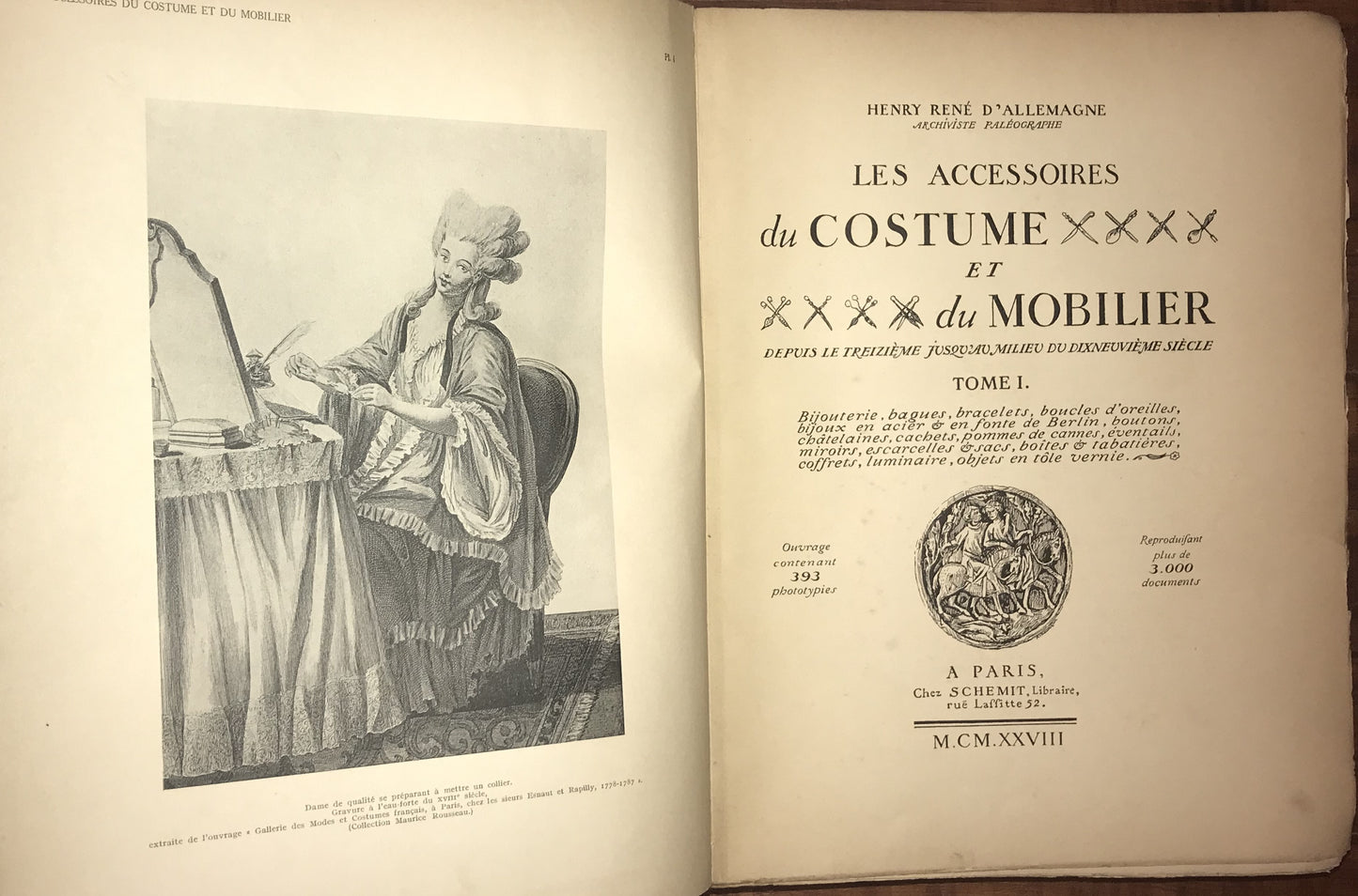 Les Accessoires du Costume et du Mobilier, Tome II by Henry René D'Allemagne (1928)