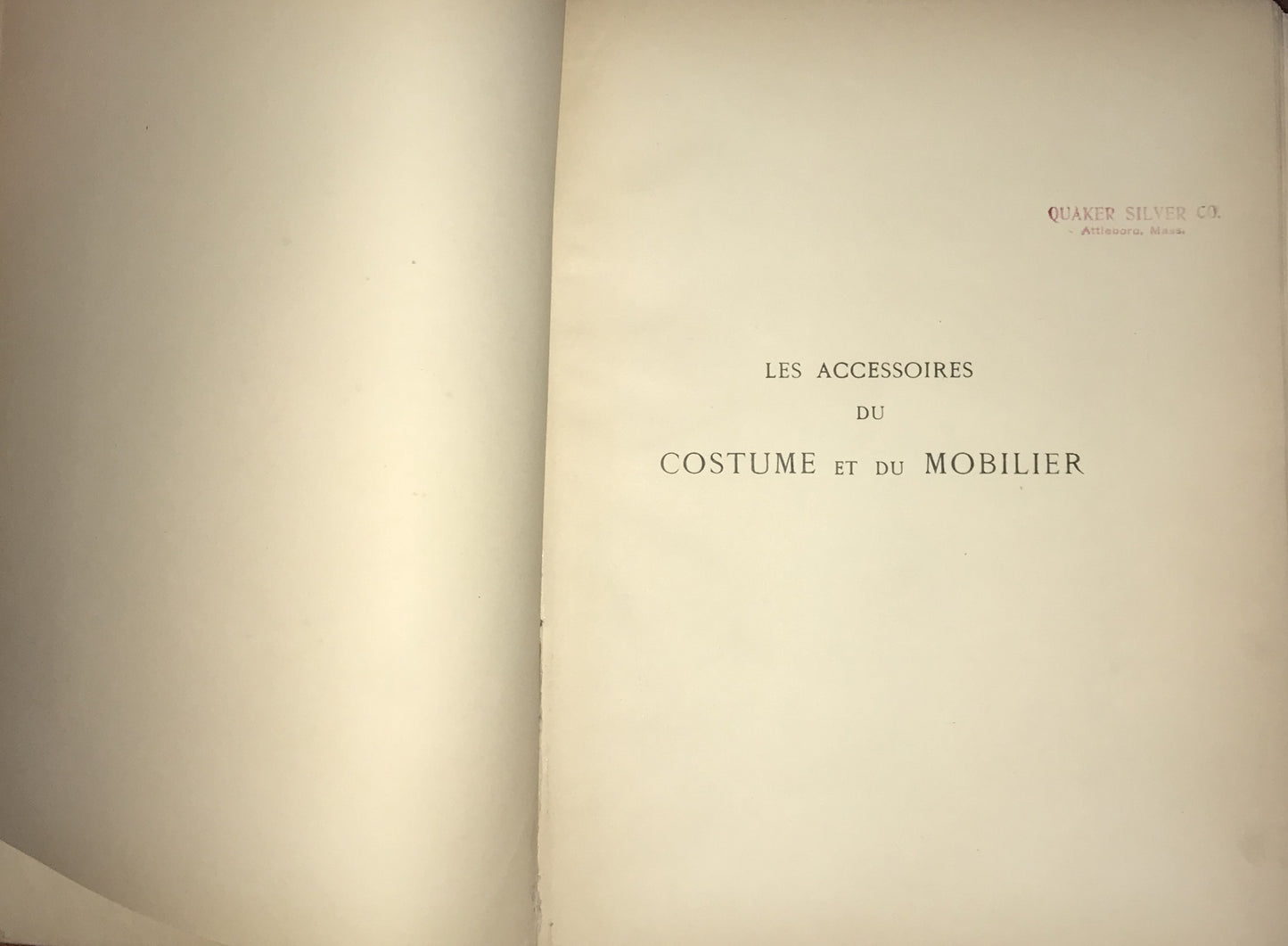 Les Accessoires du Costume et du Mobilier, Tome III by Henry Rene D'Allemagne (1928)